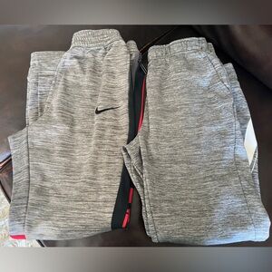 Nike boys  XL Gray Tech Fleece Joggers with pockets. Set of 2. Like new